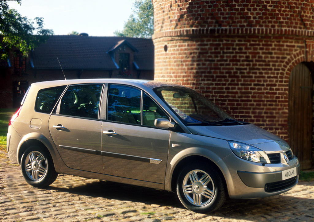 Renault Grand Scénic 2004 10.jpg